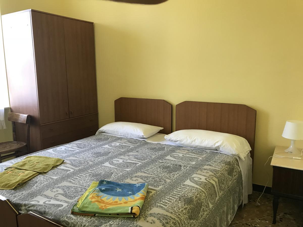 Albergo Delfino San Pietro d'Olba Kültér fotó
