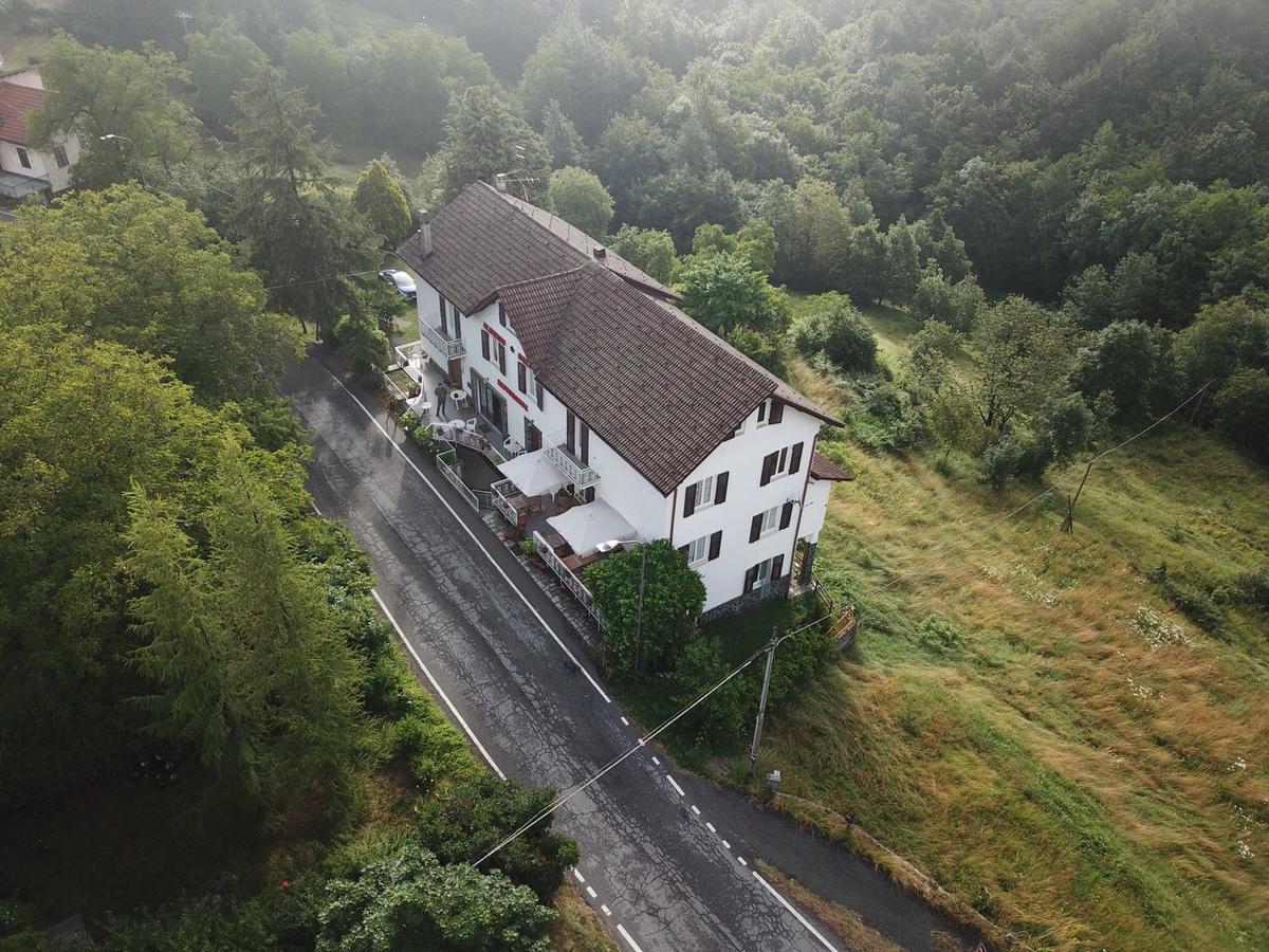 Albergo Delfino San Pietro d'Olba Kültér fotó
