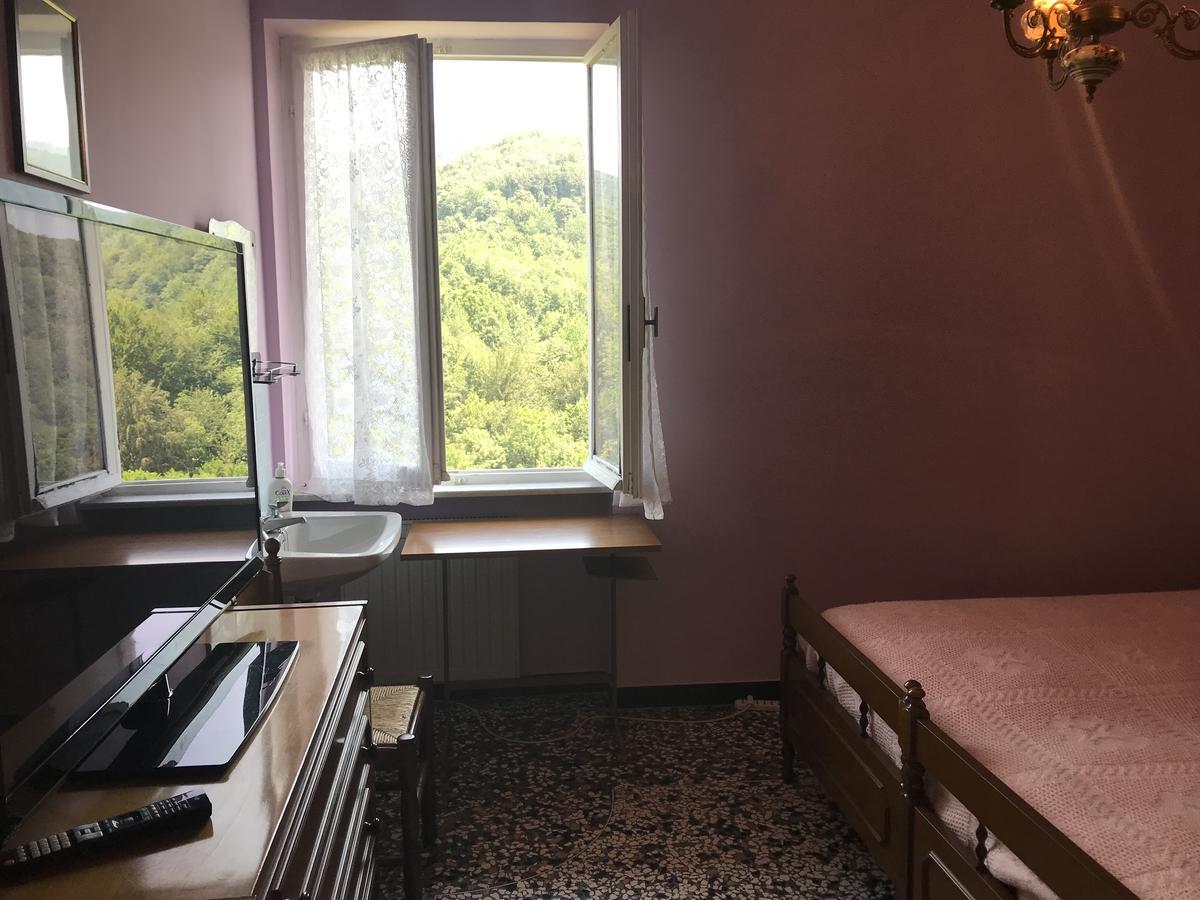 Albergo Delfino San Pietro d'Olba Kültér fotó