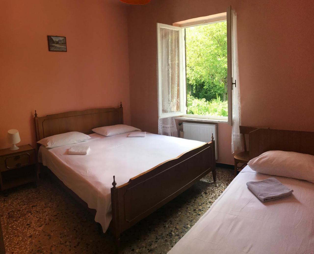Albergo Delfino San Pietro d'Olba Kültér fotó