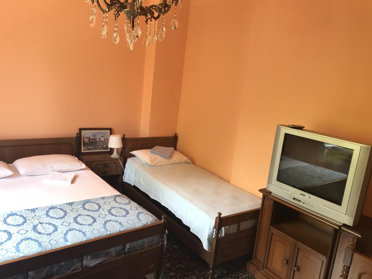 Albergo Delfino San Pietro d'Olba Kültér fotó